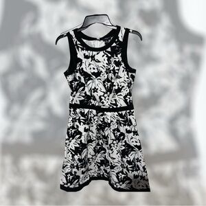 American Living Woman’s 8 White & Black Floral Sleeveless Dress